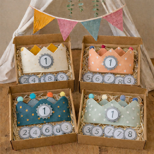 Cajita Corona Cumpleaños “Pequeñ@s Protagonistas” 👑